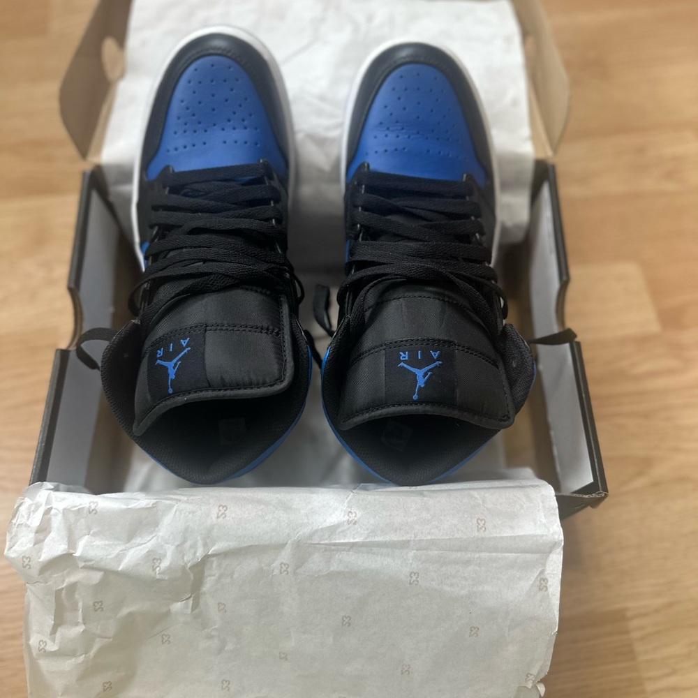 Nike Jordan Low Top Sneakers in Black and Blue